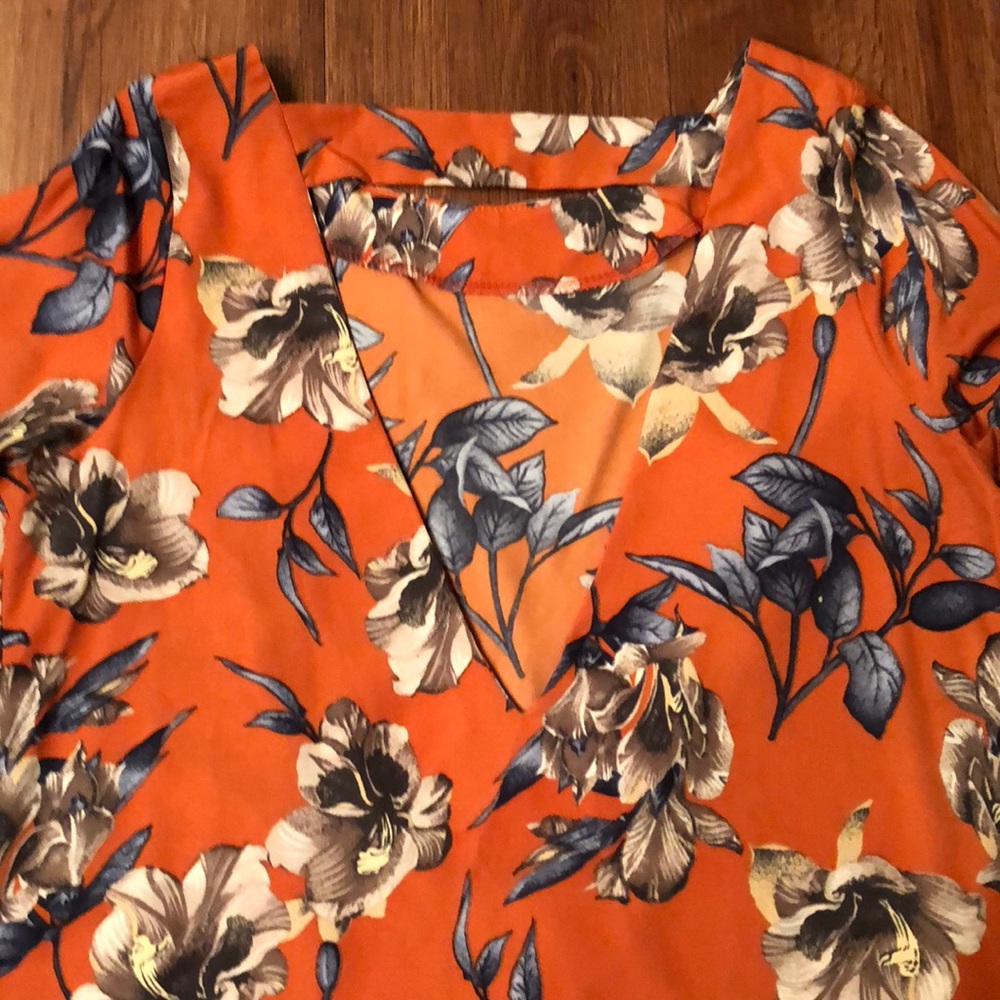 Renee C. Floral back cutout dress size M - Picture 6 of 6